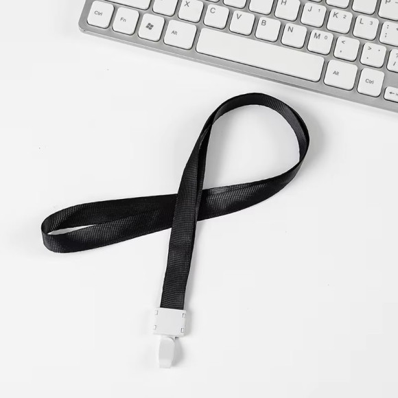 Шнурок для бейджа чорний 15 мм з пластиковою кліпсою